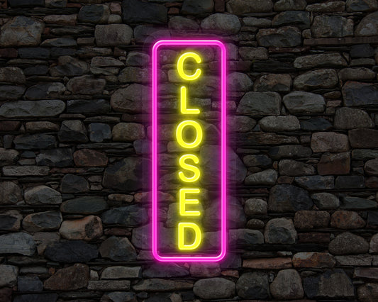 Closed Vertical Neon Sign